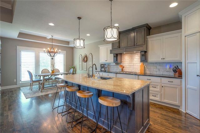 205 SW Mackenzie Drive, Lee's Summit, MO 64081