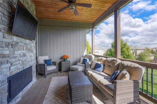 205 SW Mackenzie Drive, Lee's Summit, MO 64081