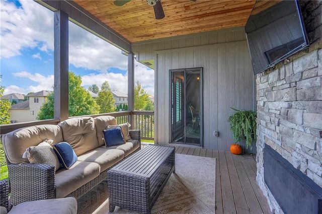 205 SW Mackenzie Drive, Lee's Summit, MO 64081