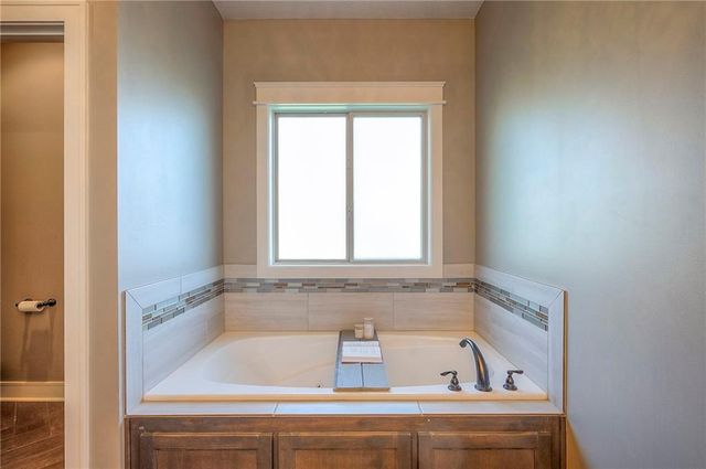 205 SW Mackenzie Drive, Lee's Summit, MO 64081