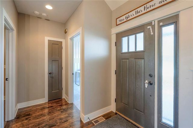 205 SW Mackenzie Drive, Lee's Summit, MO 64081