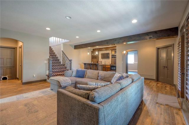 205 SW Mackenzie Drive, Lee's Summit, MO 64081