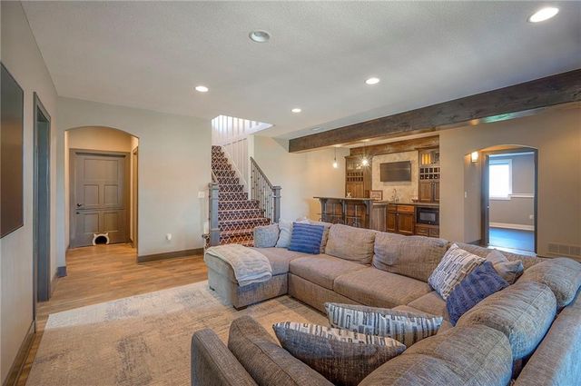 205 SW Mackenzie Drive, Lee's Summit, MO 64081