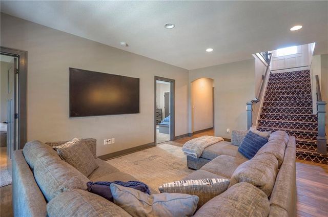 205 SW Mackenzie Drive, Lee's Summit, MO 64081