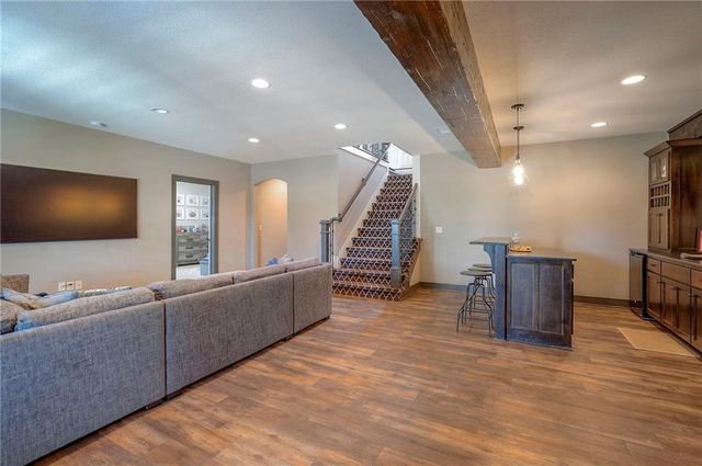 205 SW Mackenzie Drive, Lee's Summit, MO 64081