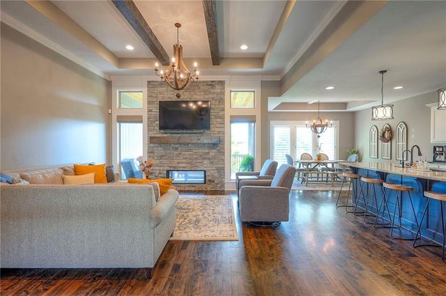 205 SW Mackenzie Drive, Lee's Summit, MO 64081