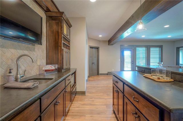 205 SW Mackenzie Drive, Lee's Summit, MO 64081