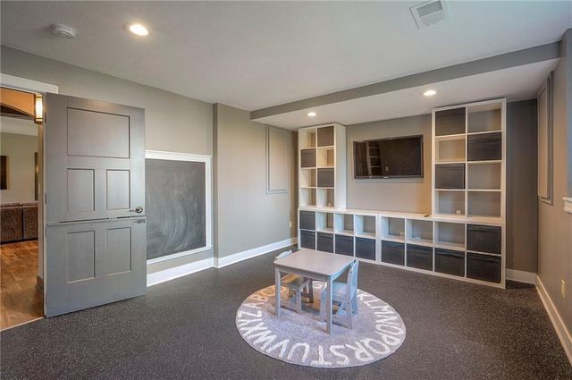 205 SW Mackenzie Drive, Lee's Summit, MO 64081