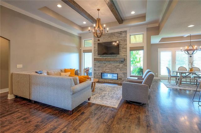 205 SW Mackenzie Drive, Lee's Summit, MO 64081