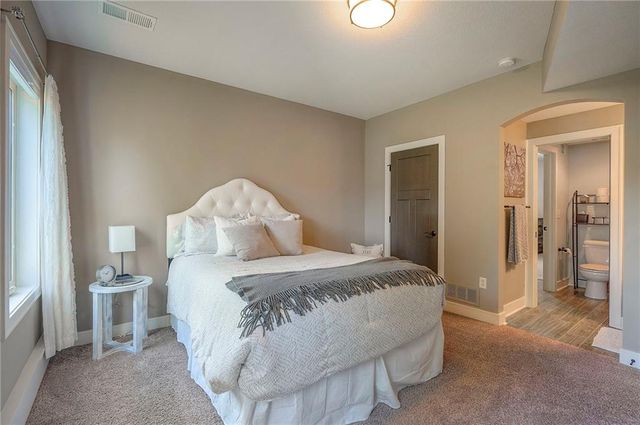 205 SW Mackenzie Drive, Lee's Summit, MO 64081