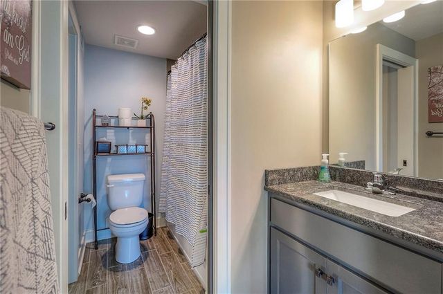 205 SW Mackenzie Drive, Lee's Summit, MO 64081