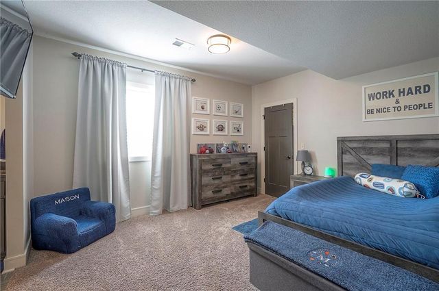 205 SW Mackenzie Drive, Lee's Summit, MO 64081