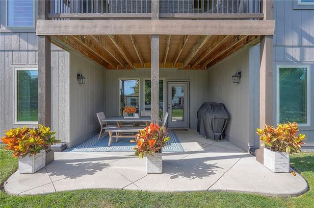 205 SW Mackenzie Drive, Lee's Summit, MO 64081