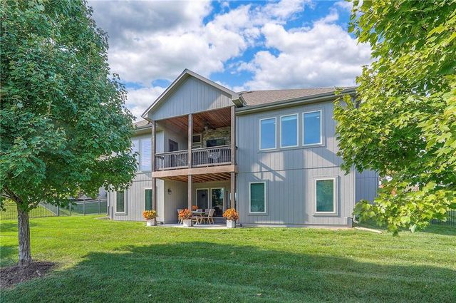205 SW Mackenzie Drive, Lee's Summit, MO 64081