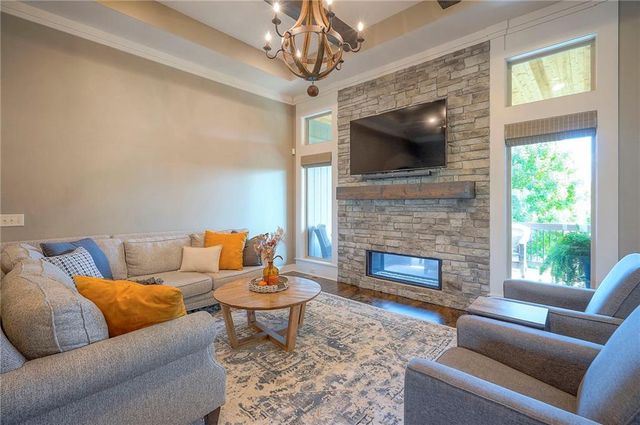 205 SW Mackenzie Drive, Lee's Summit, MO 64081