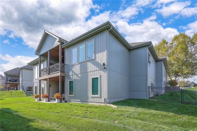 205 SW Mackenzie Drive, Lee's Summit, MO 64081