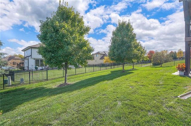 205 SW Mackenzie Drive, Lee's Summit, MO 64081