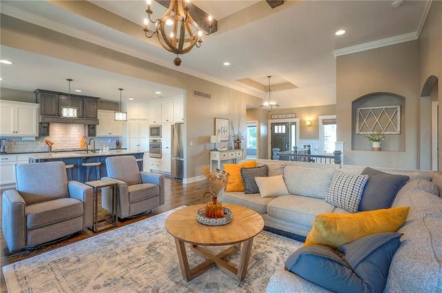 205 SW Mackenzie Drive, Lee's Summit, MO 64081