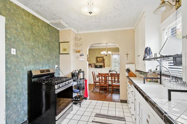 4351 63rd St, Sacramento, CA 95820