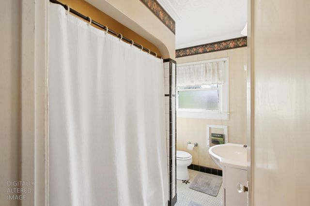 4351 63rd St, Sacramento, CA 95820