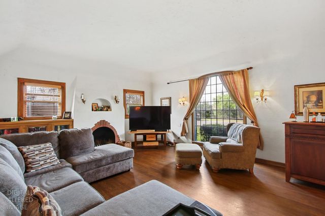 4351 63rd St, Sacramento, CA 95820