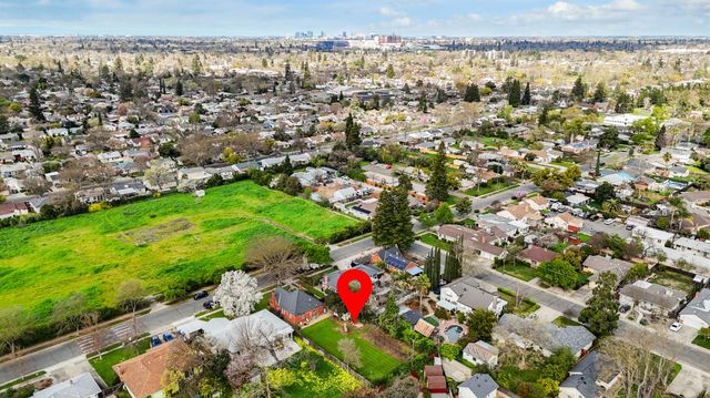 4351 63rd St, Sacramento, CA 95820