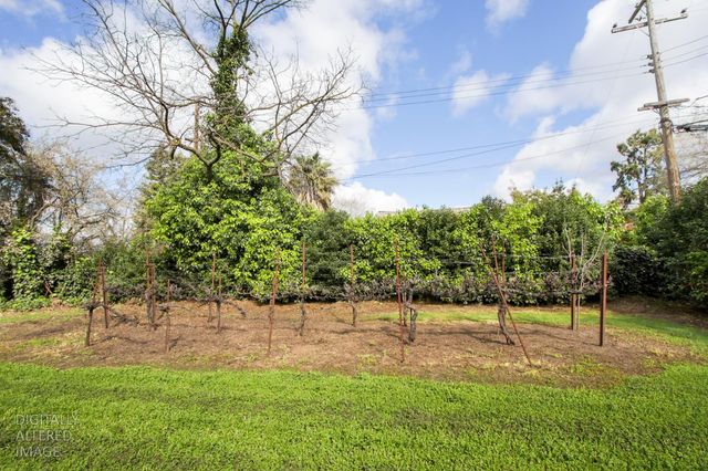 4351 63rd St, Sacramento, CA 95820