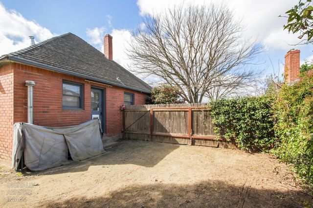 4351 63rd St, Sacramento, CA 95820