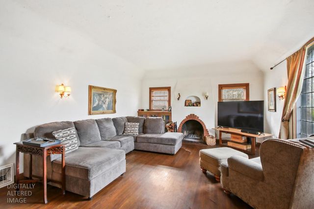 4351 63rd St, Sacramento, CA 95820