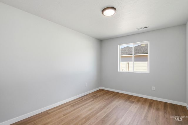 4558 S Amsterdam Ave, Nampa, ID 83686