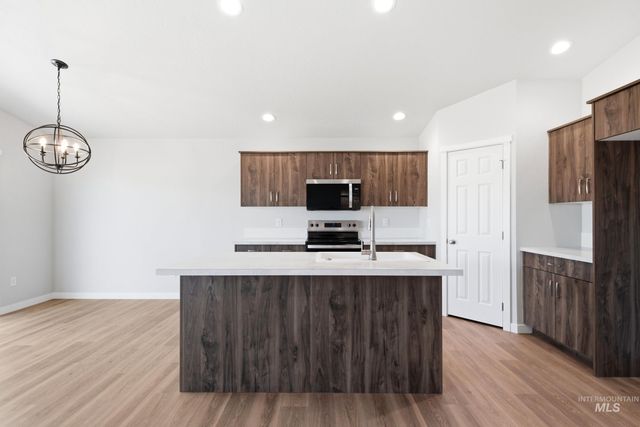 4558 S Amsterdam Ave, Nampa, ID 83686