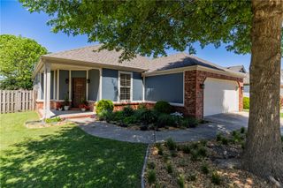 2643 N Sierra Avenue, Fayetteville, AR 72703