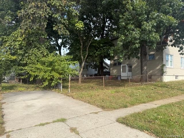 186 Rockaway Parkway, Valley Stream, NY 11580