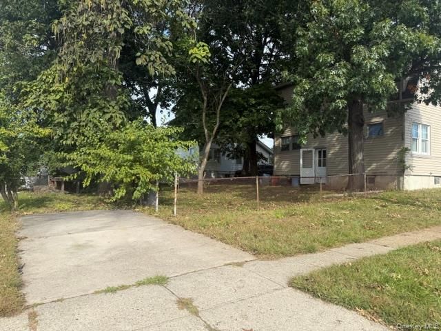 186 Rockaway Parkway, Valley Stream, NY 11580