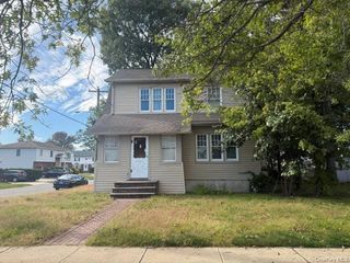 186 Rockaway Parkway, Valley Stream, NY 11580