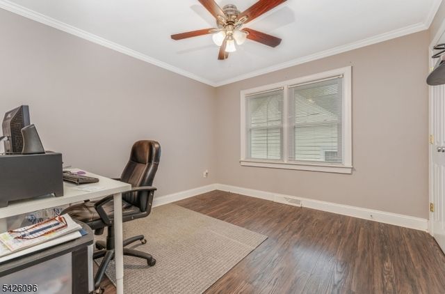 9 Broad St, Stockton Boro, NJ 08559