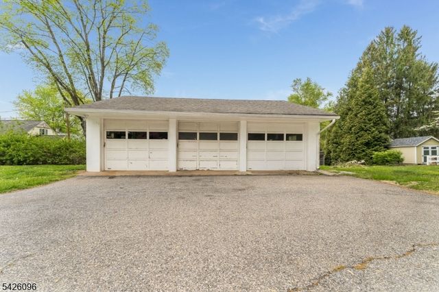 9 Broad St, Stockton Boro, NJ 08559