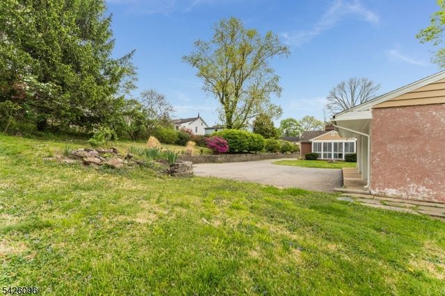 9 Broad St, Stockton Boro, NJ 08559