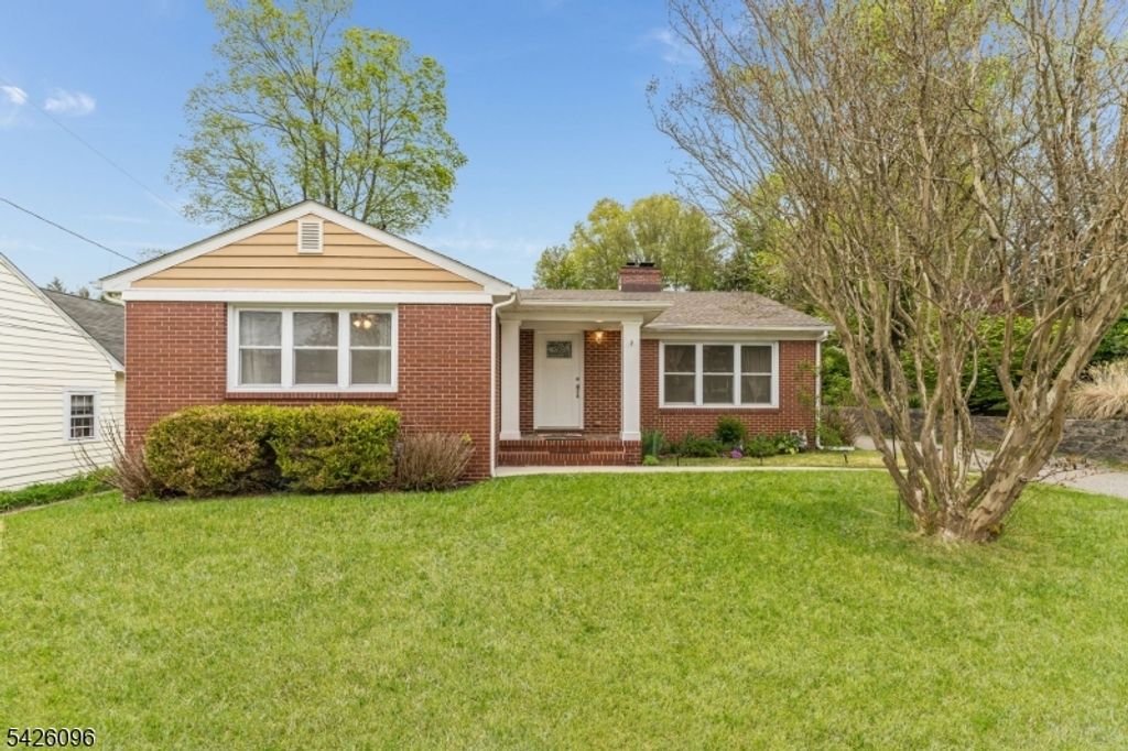 9 Broad St, Stockton Boro, NJ 08559
