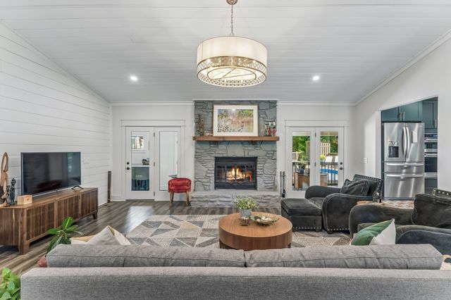 9033 Old Charlotte Pike, Pegram, TN 37143