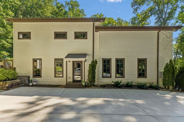 9033 Old Charlotte Pike, Pegram, TN 37143