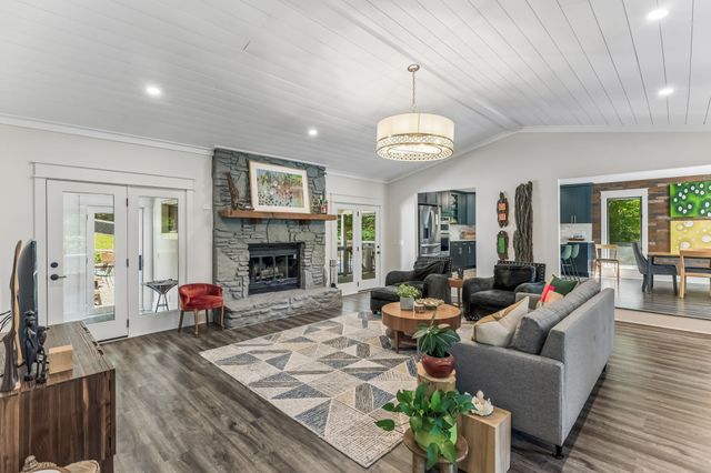9033 Old Charlotte Pike, Pegram, TN 37143