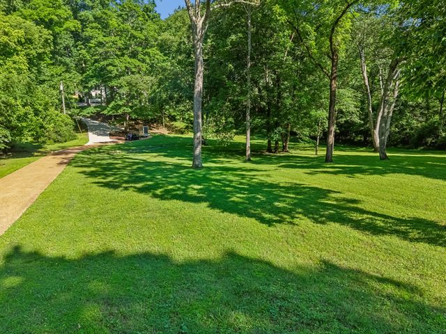 9033 Old Charlotte Pike, Pegram, TN 37143