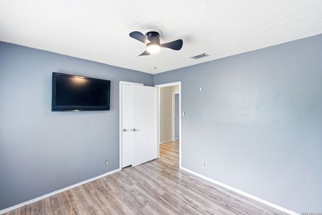 9219 BIG BETHEL DR, San Antonio, TX 78240