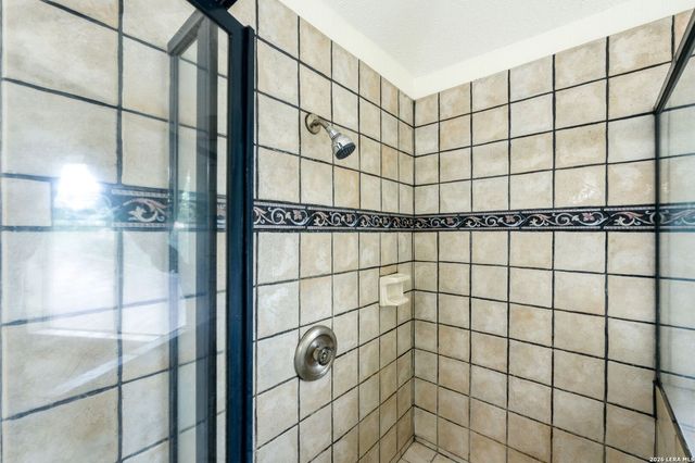 9219 BIG BETHEL DR, San Antonio, TX 78240