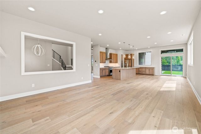 2483 NE 242nd Place, Sammamish, WA 98074