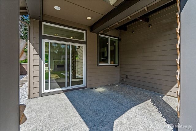 2483 NE 242nd Place, Sammamish, WA 98074
