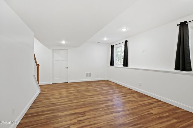 6 Pine Bark Place, Wilton, NY 12866