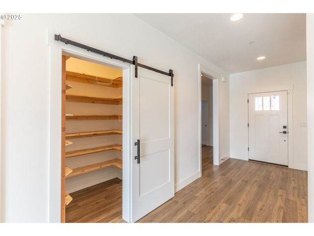 2898 Nw MT. ASHLAND Ln, Mc Minnville, OR 97128