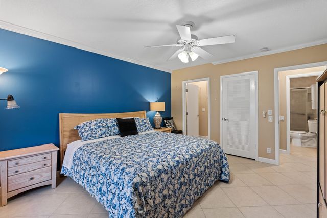 8666 Bella Vista Drive 111, Boca Raton, FL 33433